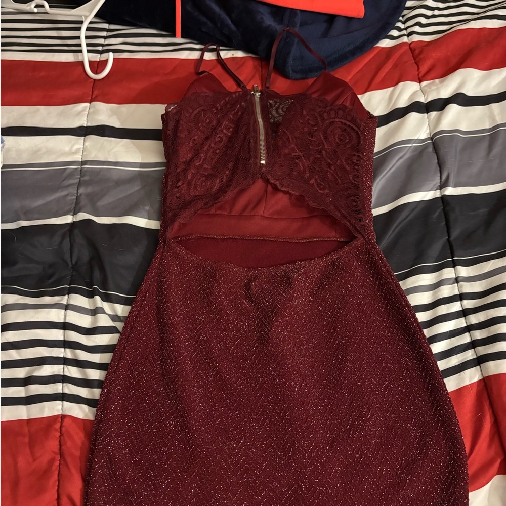 Elegant Burgundy Lace & Sparkle Bodycon Dress